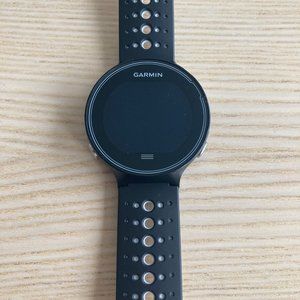 Garmin forerunner 630 black running male watch and charger in good condition